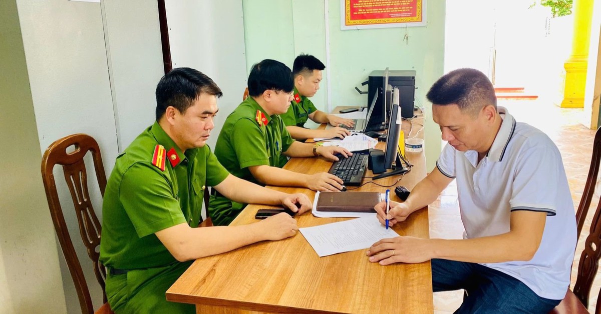 Công an xác minh giao dịch chuyển 70 triệu đồng vào tài khoản 55112xxxxx Techcombank, một người đàn ông được mời làm việc