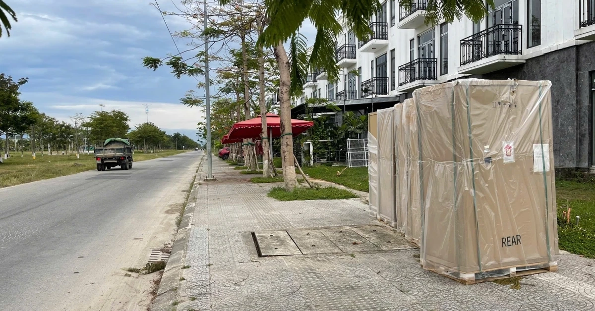 Tự ý cho thuê mặt bằng vỉa hè, công viên