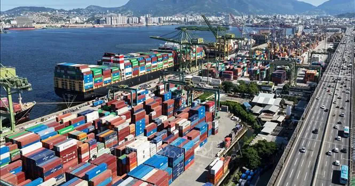 IMF hạ dự báo tăng trưởng toàn cầu