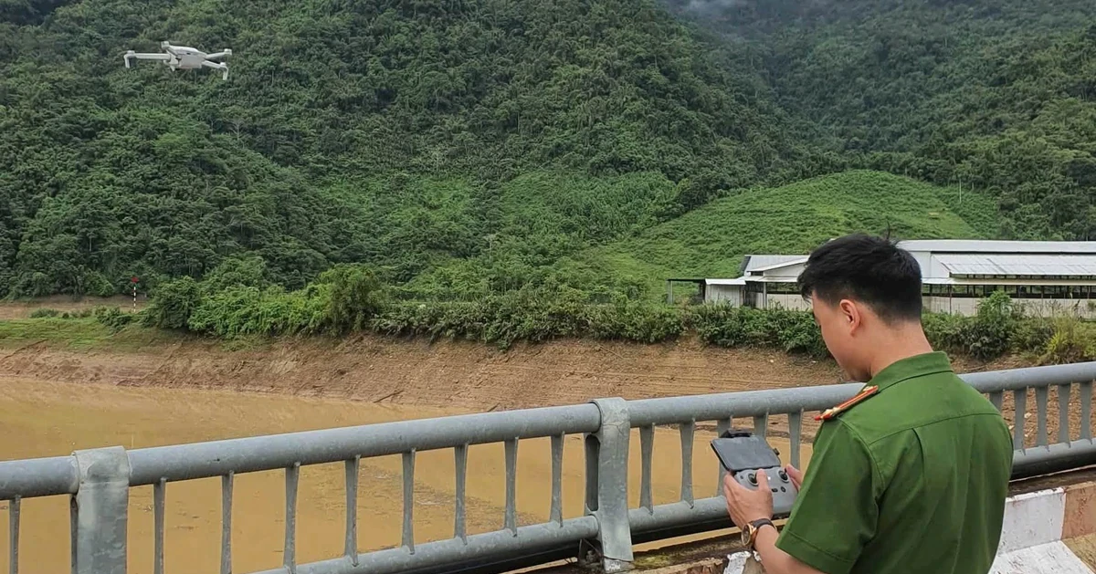 Dùng flycam tìm kiếm nạn nhân đuối nước trên sông Đà