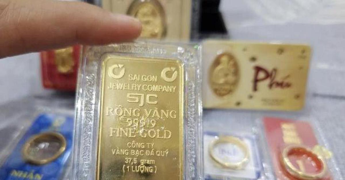 Giá vàng miếng và vàng nhẫn đồng loạt giảm mạnh