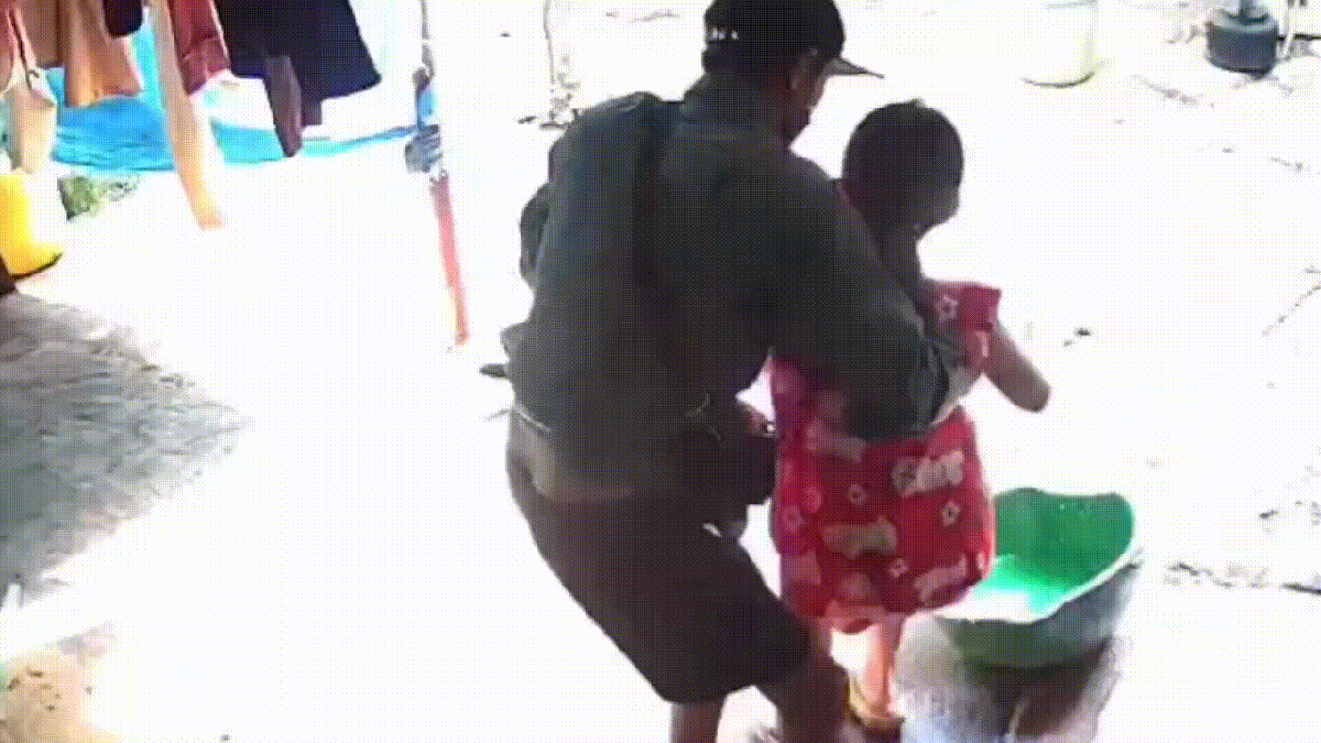 Vụ bé gái bị người lạ vào nhà bế đi: Công an công bố nhận dạng, truy tìm đối tượng