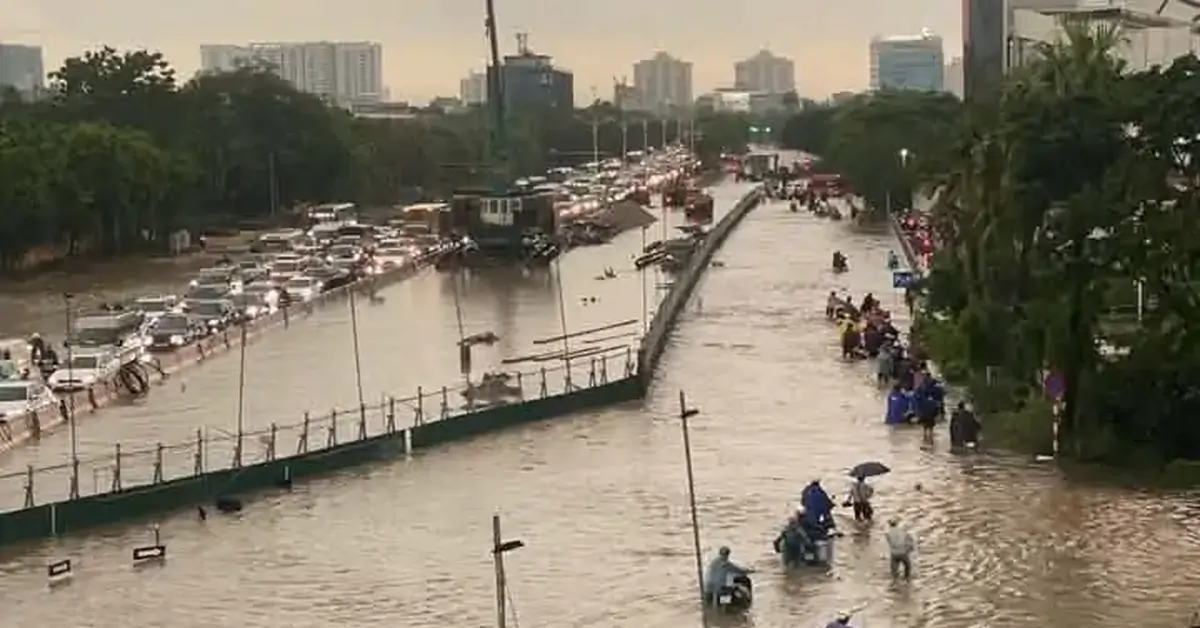 Hà Nội lý giải nguyên nhân khu vực Long Biên ngập sau trận mưa lớn