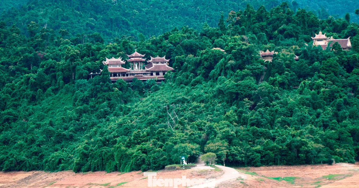 Cảnh tượng không ngờ tại điểm du lịch Huế nổi tiếng