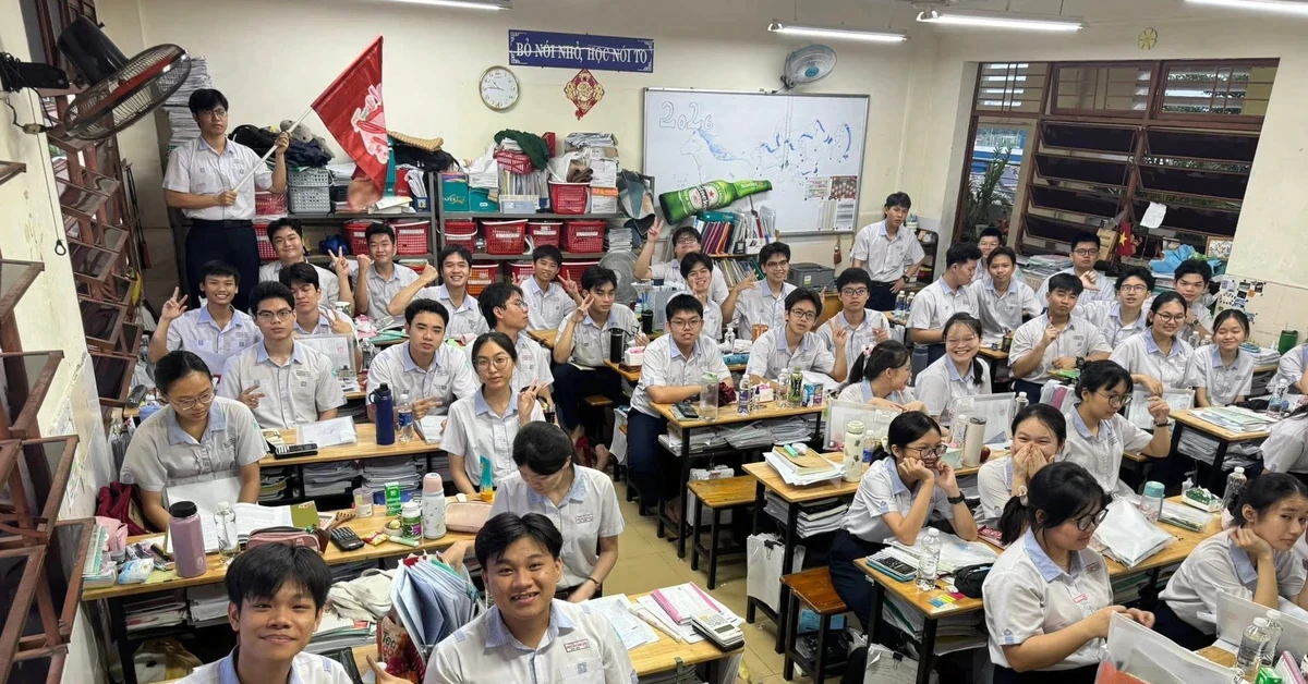 Nóng: Một lớp có 46/47 học sinh trúng tuyển khối ngành sức khỏe, 2 em đạt 30 điểm