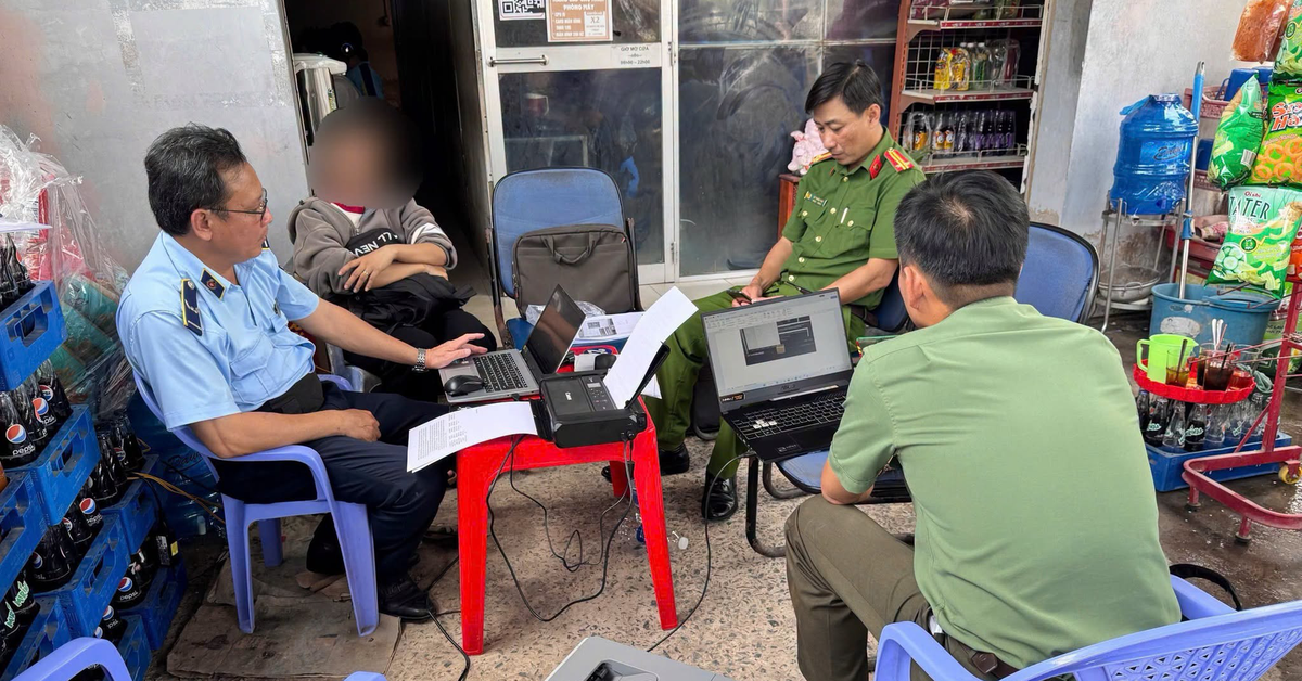 Công an đồng loạt kiểm tra 118 máy tính tại 5 quán internet