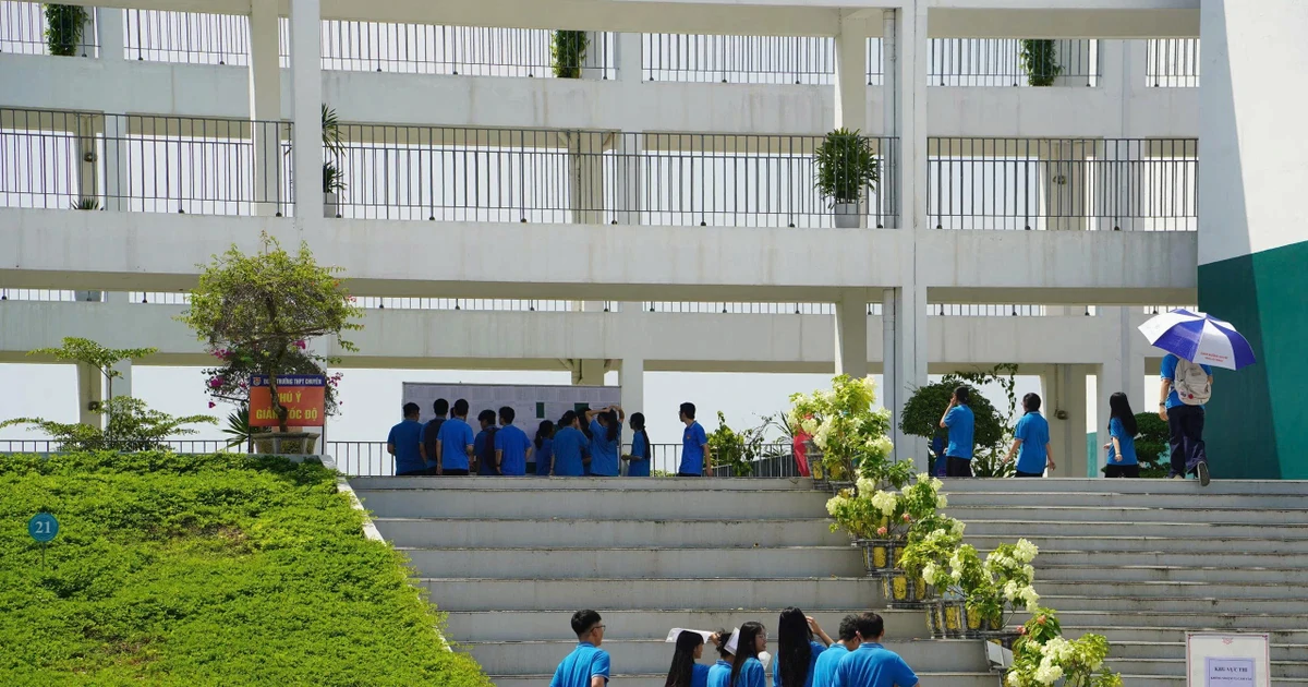 Hơn 300 thí sinh Tuyên Quang bước vào kì thi lại đặc biệt