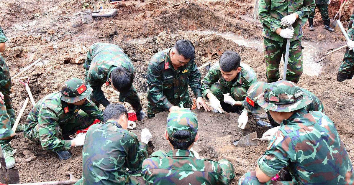 Tìm thấy thêm 10 bộ hài cốt liệt sĩ tại Công viên Lê Thị Riêng