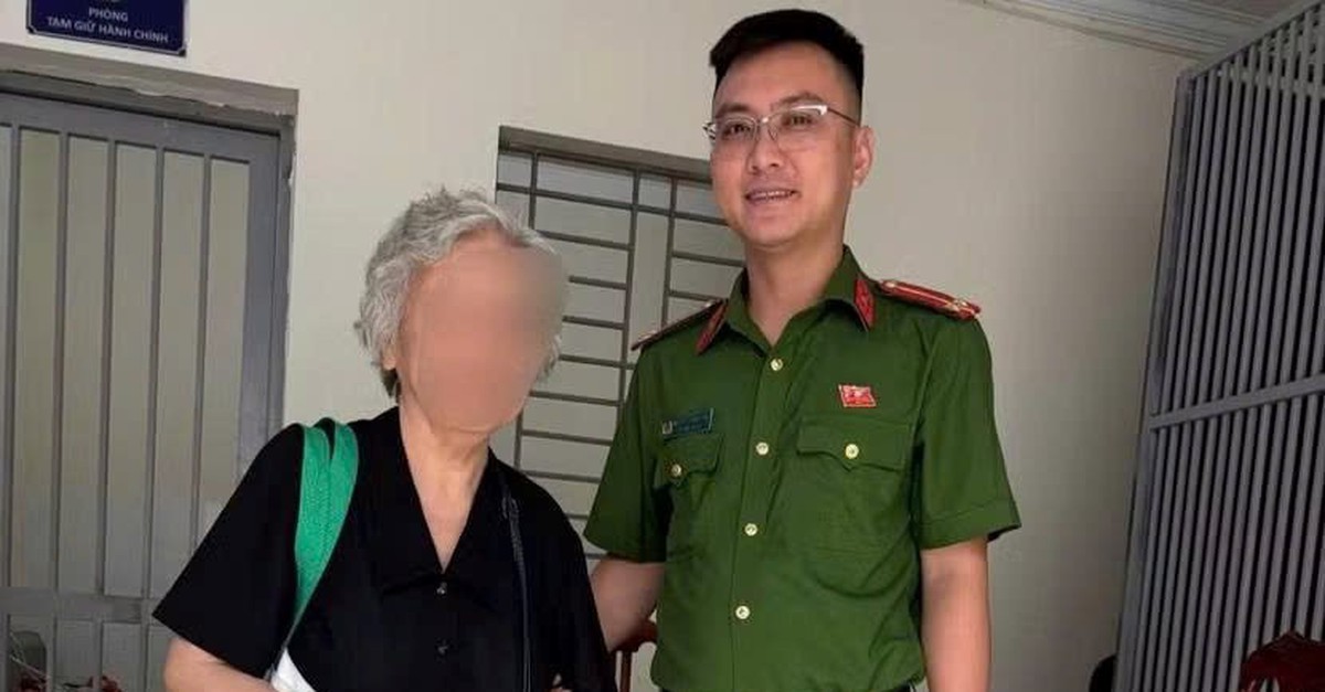 Nhận tin báo khẩn về người phụ nữ SN 1950 đang rút sổ tiết kiệm 600 triệu đồng, công an tức tốc đến ngân hàng để xác minh