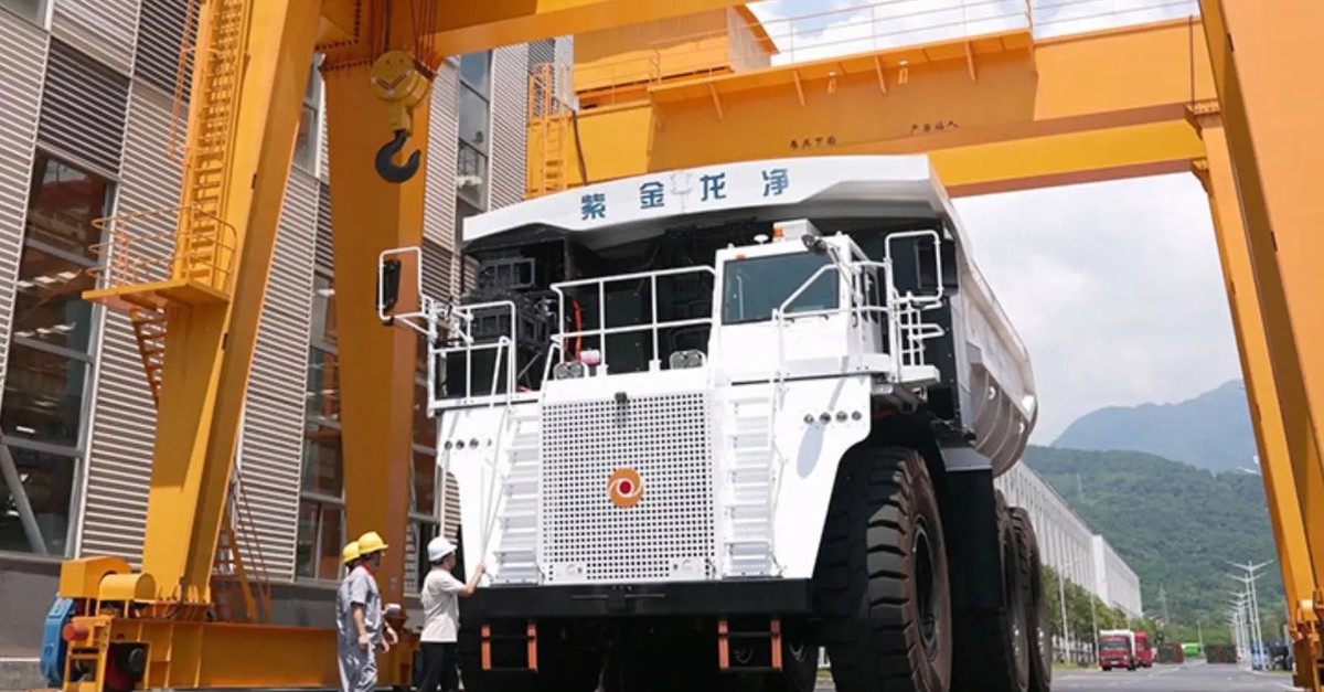 Phát hiện Trung Quốc âm thầm đưa ‘gã khổng lồ’ 350 tấn vào hoạt động: Khối pin lớn gấp 15 lần ô tô điện, sạc 90% trong 25 phút, vận chuyển hàng nghìn tấn đất đá mỗi ngày