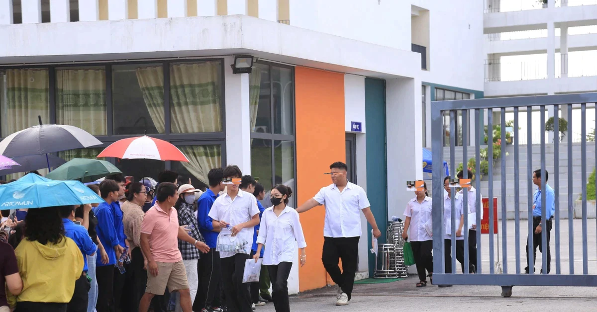 Điểm thi Toán của học sinh chuyên Tuyên Quang "tụt dốc", chuyên gia nói gì?