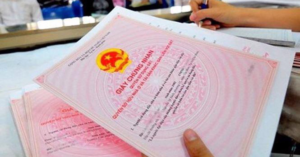 Nhận sổ đỏ thế chấp khoản vay 900 triệu, ngân hàng ngỡ ngàng khi biết chủ nhà đã bán 2 tỷ đồng từ trước