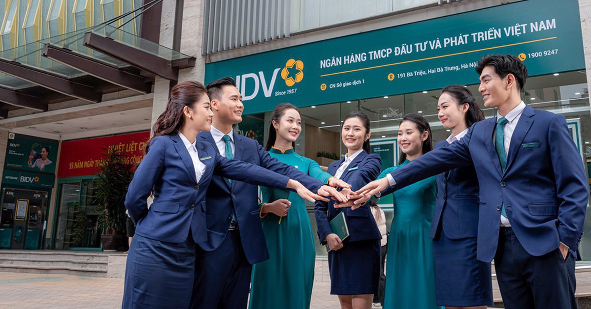 Vietcombank, VietinBank, BIDV, Agribank: Ngân hàng nào chi nhiều tiền nhất cho nhân viên?