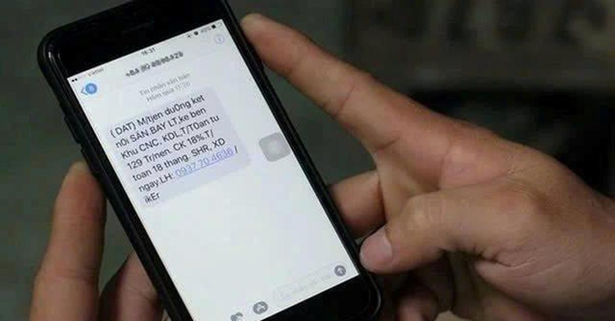 Số dư tài khoản bất ngờ về 0, nạn nhân toàn người bật WiFi, công an yêu cầu tắt nguồn điện thoại ngay
