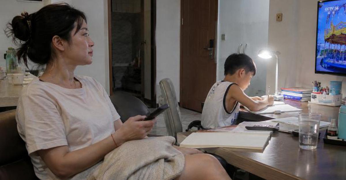 Quan sát gia đình 1 bà mẹ "lười biếng", nhiều phụ huynh bất ngờ: Không ngờ con cái lại trở thành thế này!