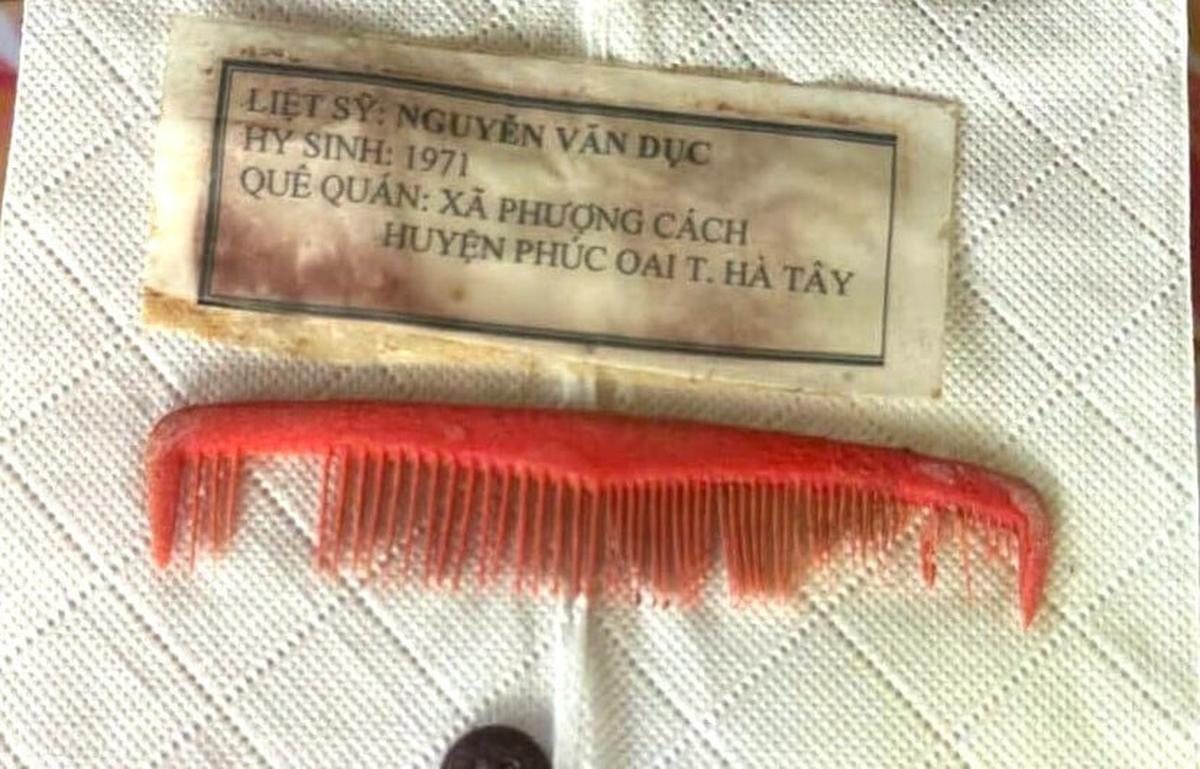 Khai quật mộ liệt sĩ, thấy mẩu giấy ghi "Nguyễn Văn Dục, Hà Tây"