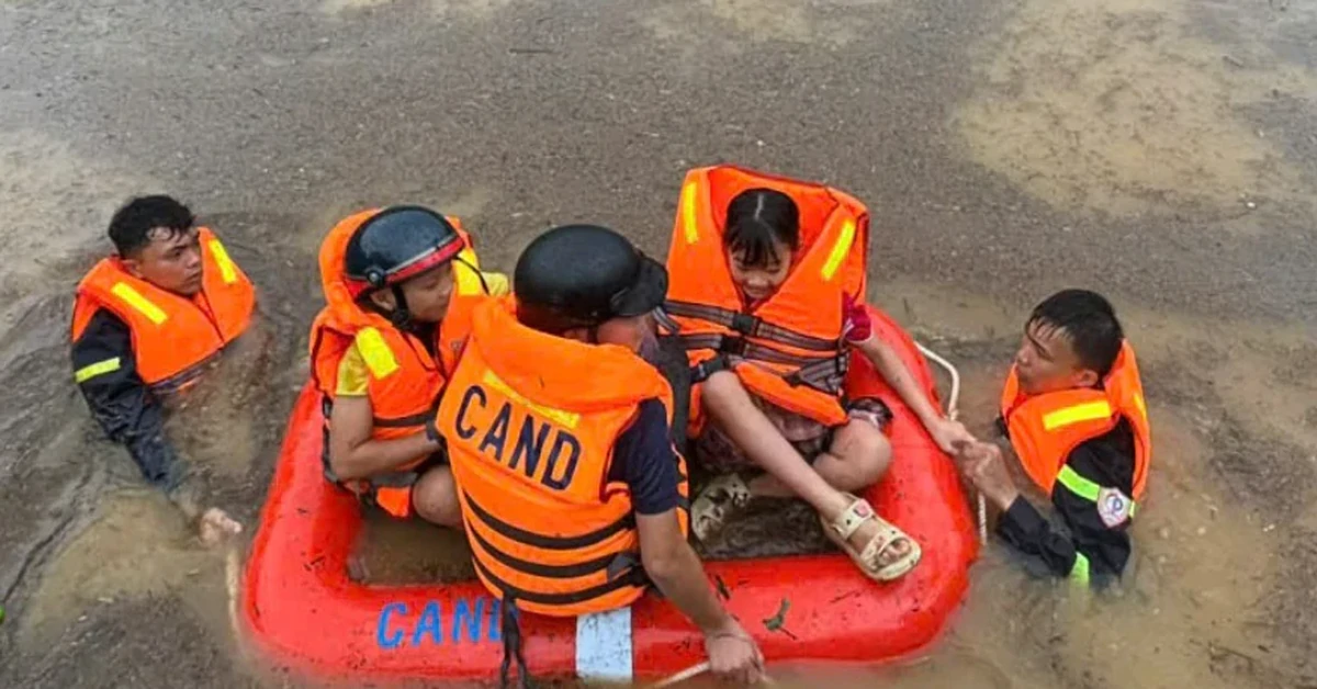 Thủ tướng yêu cầu sơ tán dân khỏi vùng nguy cơ lũ quét, sạt lở, ngập sâu