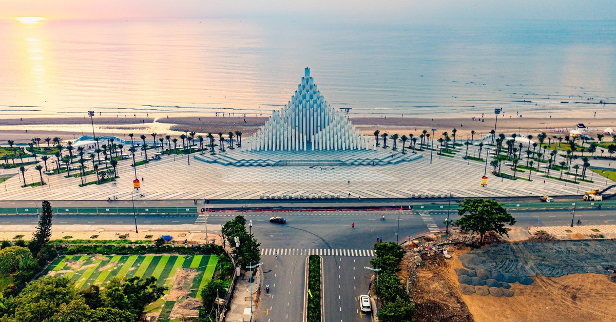 Việt Nam có tòa tháp 143 trụ bê tông, trị giá 155 tỷ đồng, được Sun Group thi công thần tốc chỉ trong 75 ngày