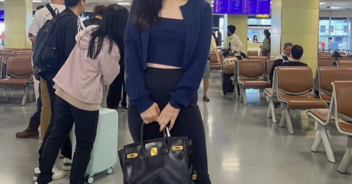 Madam Pang mang theo 1 món đồ xa xỉ trị giá hơn 660 triệu đồng đến Việt Nam để theo dõi chung kết ASEAN Cup 2026