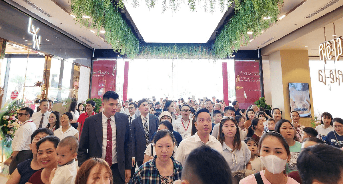 Đúng hôm nay - 28/8, 1 xã ở ngoại thành Hà Nội chính thức có TTTM Vincom đầu tiên: Rộng 27.000m2, cao 5 tầng, xuất hiện đại siêu thị Thái Lan