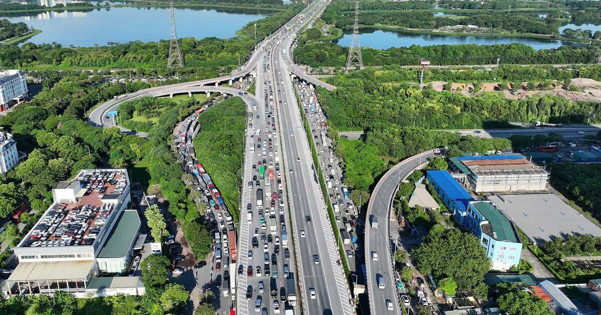 Dự kiến phân luồng xe đi ngược chiều tránh ùn tắc trên cao tốc Pháp Vân - Cao Bồ