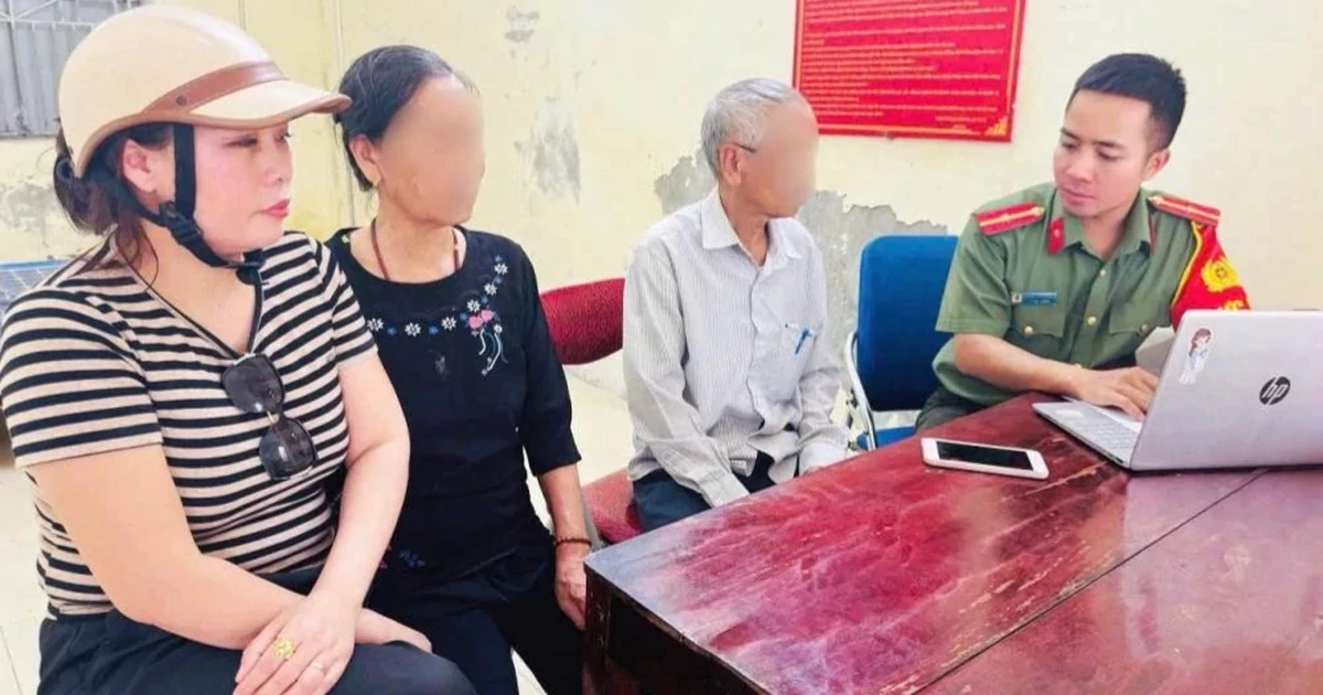 Chủ tiệm vàng tiết lộ lý do từ chối mua 5 chỉ vàng, đưa vợ chồng cụ ông đến công an