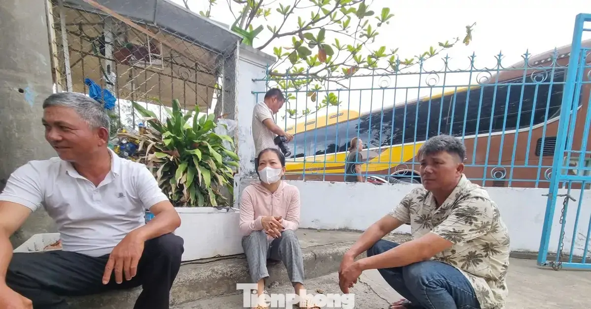 Chuẩn bị hương đèn khấn tìm con trôi giữa biển, người cha "đứng tim" khi nghe con từ cõi chết trở về