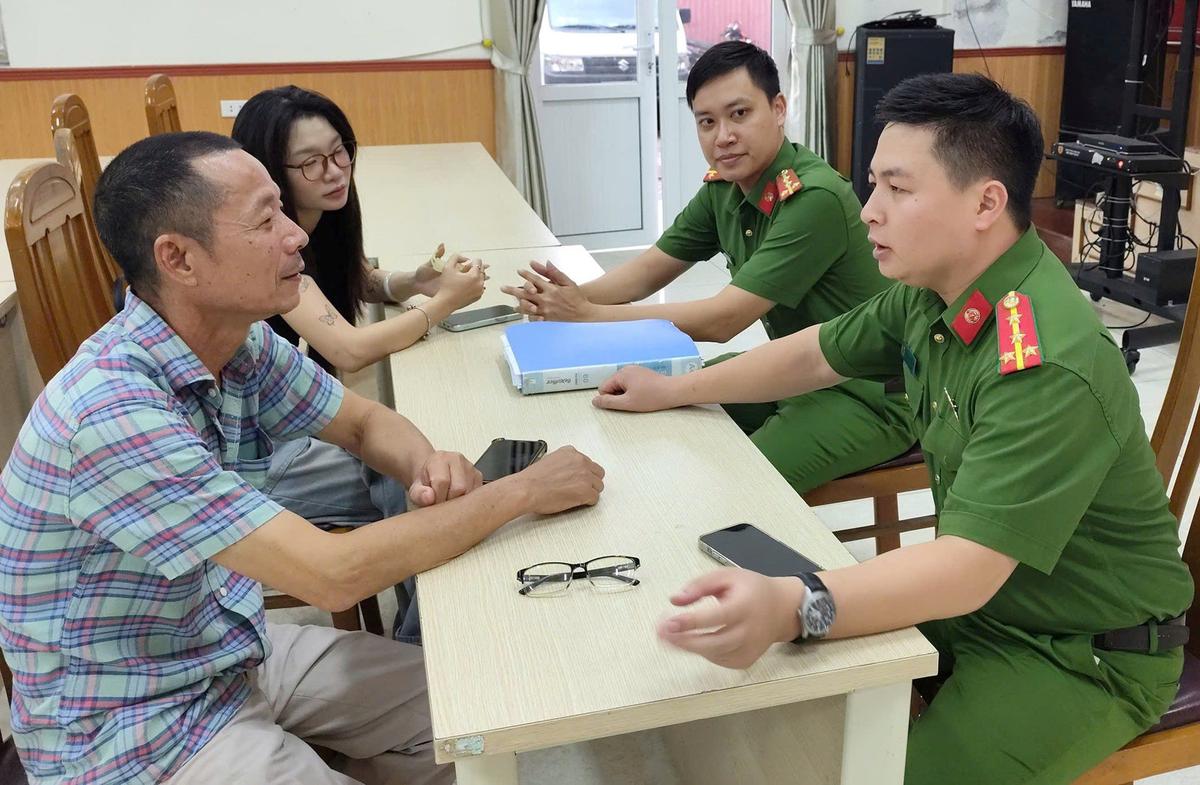 Nhận cuộc gọi yêu cầu chuyển khoản nộp phí quyền sử dụng đất, người đàn ông lập tức báo công an