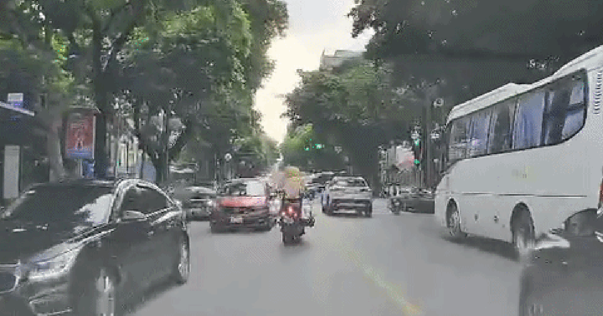 Chuyện của đại úy CSGT 10 lần "mở đường" đưa người dân đi cấp cứu