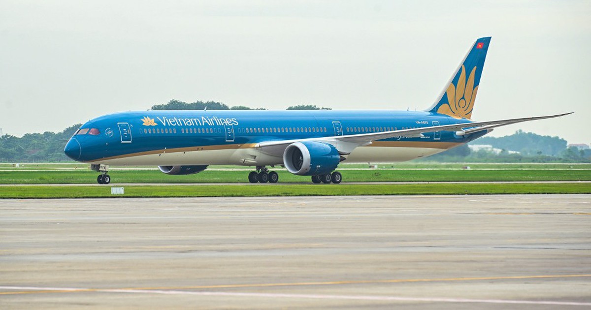 Sáng nay - 1/9, sân bay Tân Sơn Nhất ghi nhận một máy bay của Vietnam Airlines thực hiện nhiệm vụ đặc biệt hạ cánh