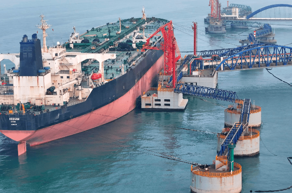 Giá dầu vượt 100 USD/thùng, một quốc gia có kho dự trữ hơn 1 tỷ thùng nắm trong tay khả năng chi phối thị trường