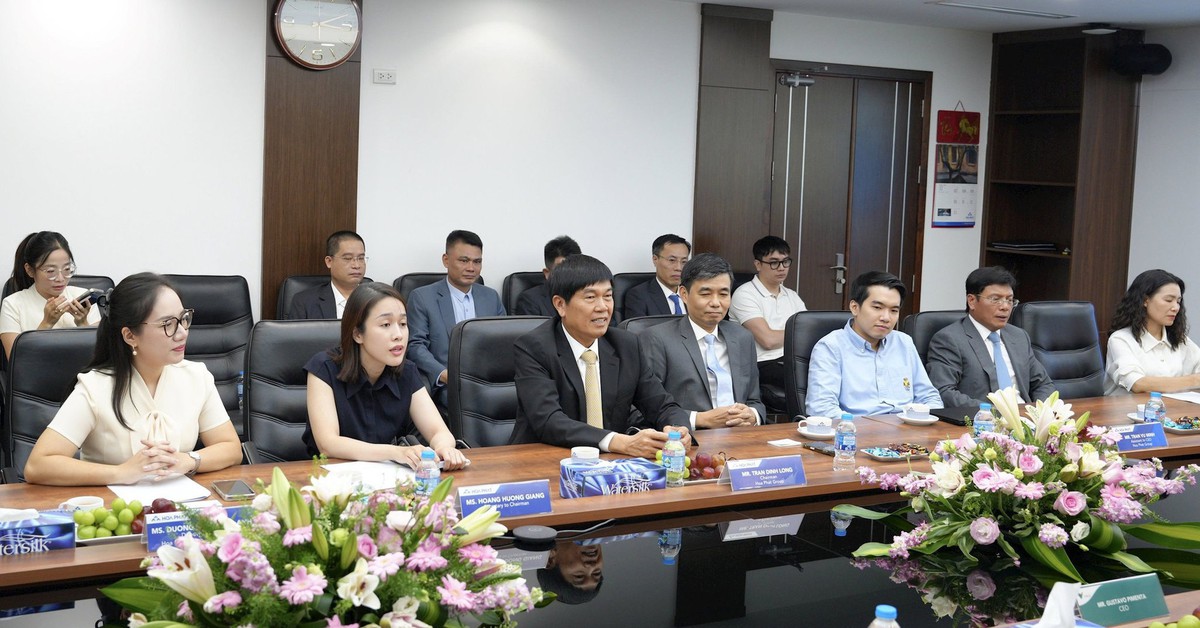 Chủ tịch Trần Đình Long đích thân đón tiếp đoàn Tập đoàn sản xuất quặng lớn nhất thế giới, ký kết thoả thuận sâu
