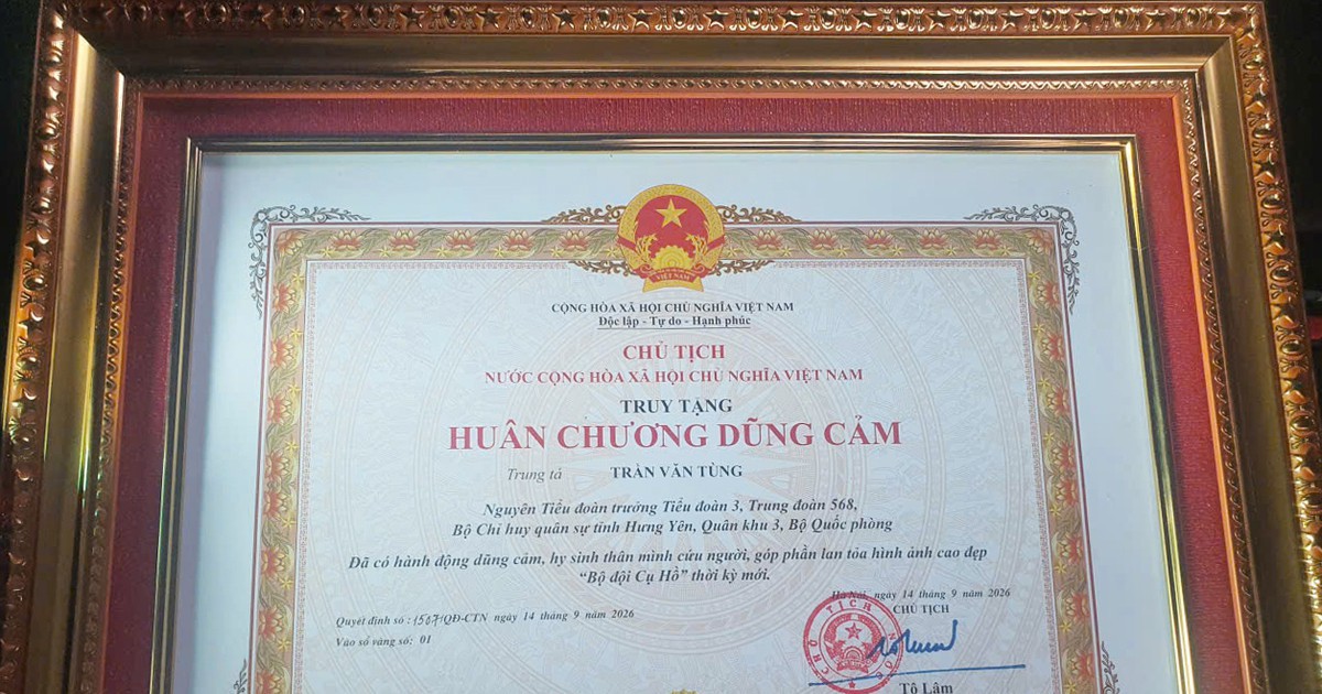 Truy tặng Huân chương dũng cảm đối với Trung tá Trần Văn Tùng