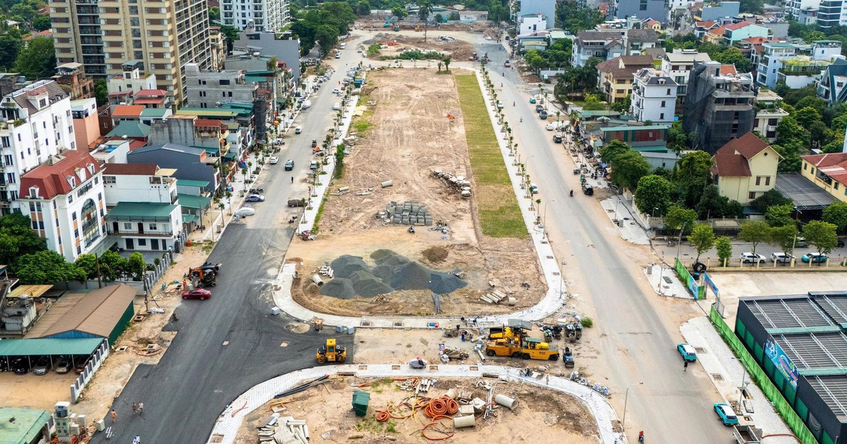 Một tuyến đường rộng gấp 2 lần đường băng sân bay đang dần hoàn thiện ngay giữa lòng Hà Nội, dẫn thẳng tới siêu dự án nhà hát do Sun Group đầu tư