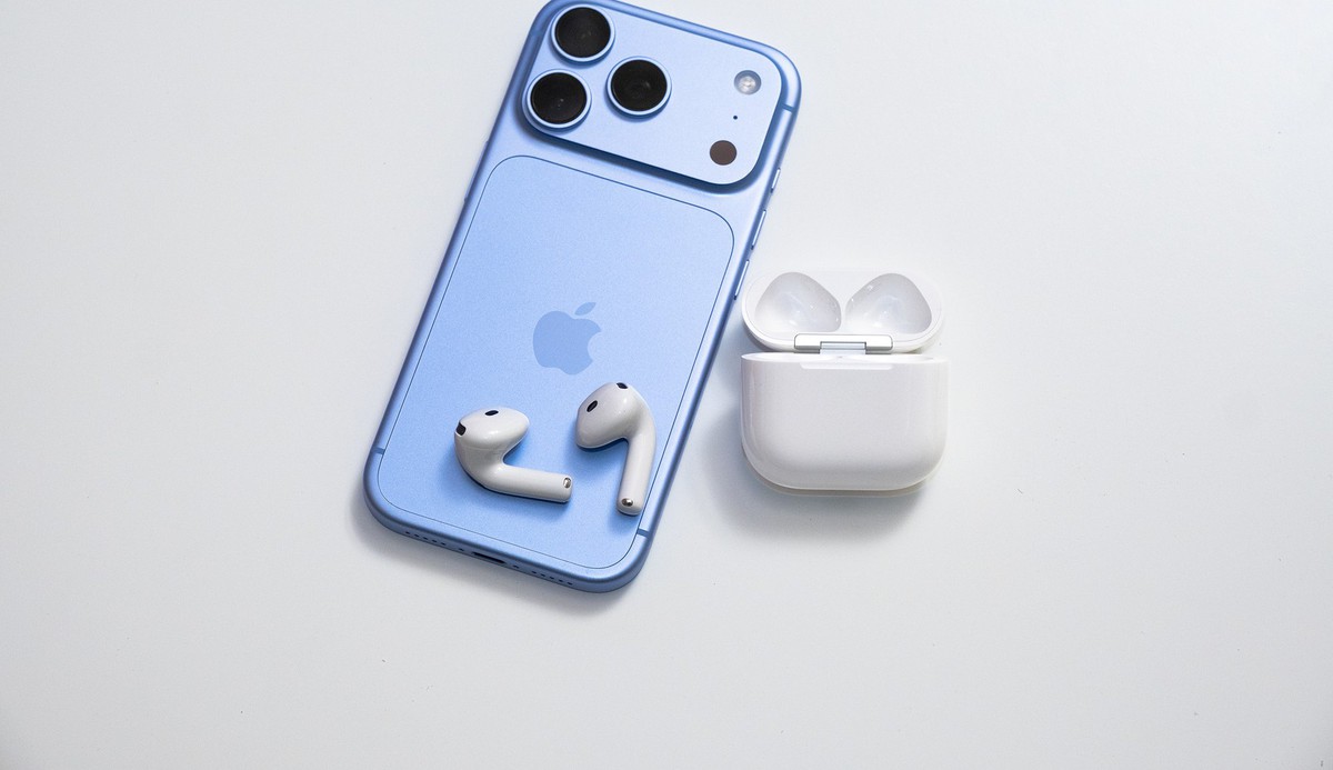 Mở hộp AirPods 5 chính hãng Việt Nam: Tai nghe dạng mở đầu tiên của Apple có chống ồn chủ động xịn cỡ này!
