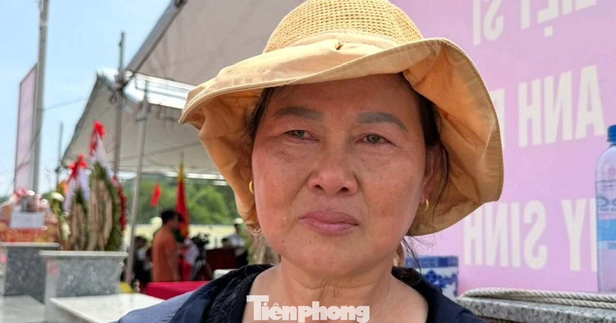 Con gái liệt sĩ bật khóc: "Sau 56 năm, con không còn tìm cha trong vô vọng nữa"