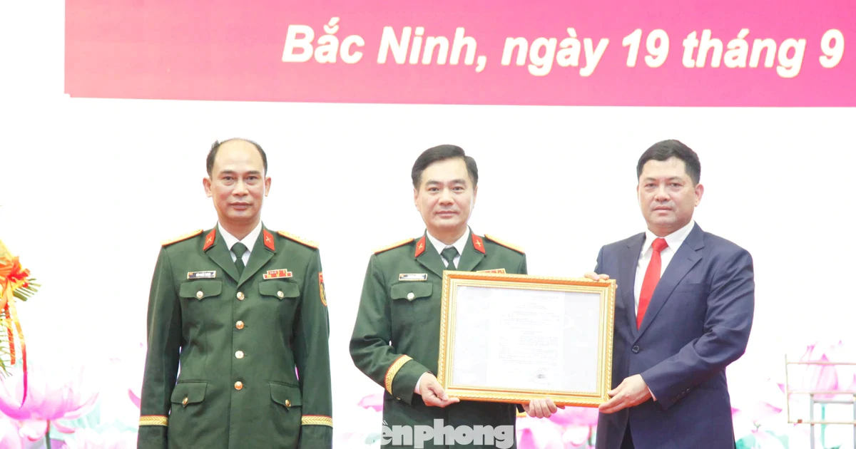 Công bố quyết định của Bộ trưởng Bộ Quốc phòng về công tác cán bộ ở Bắc Ninh