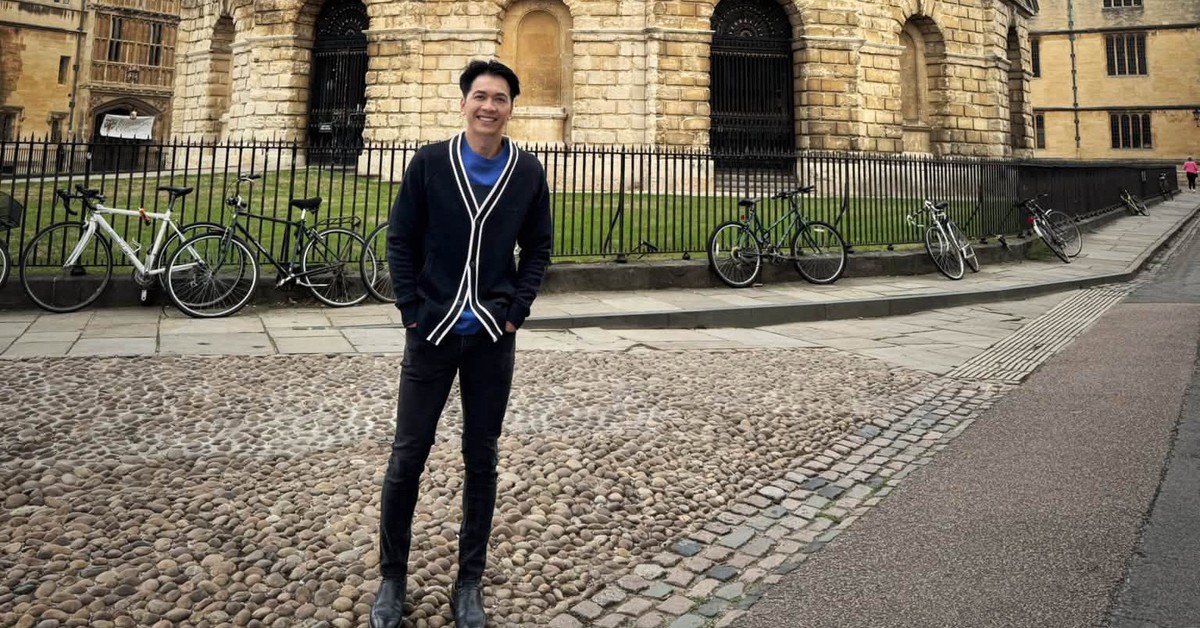 Chủ tịch ACB Trần Hùng Huy “khoe” đi học tại Oxford, doanh nhân Cường Đô La liền bình luận 1 câu