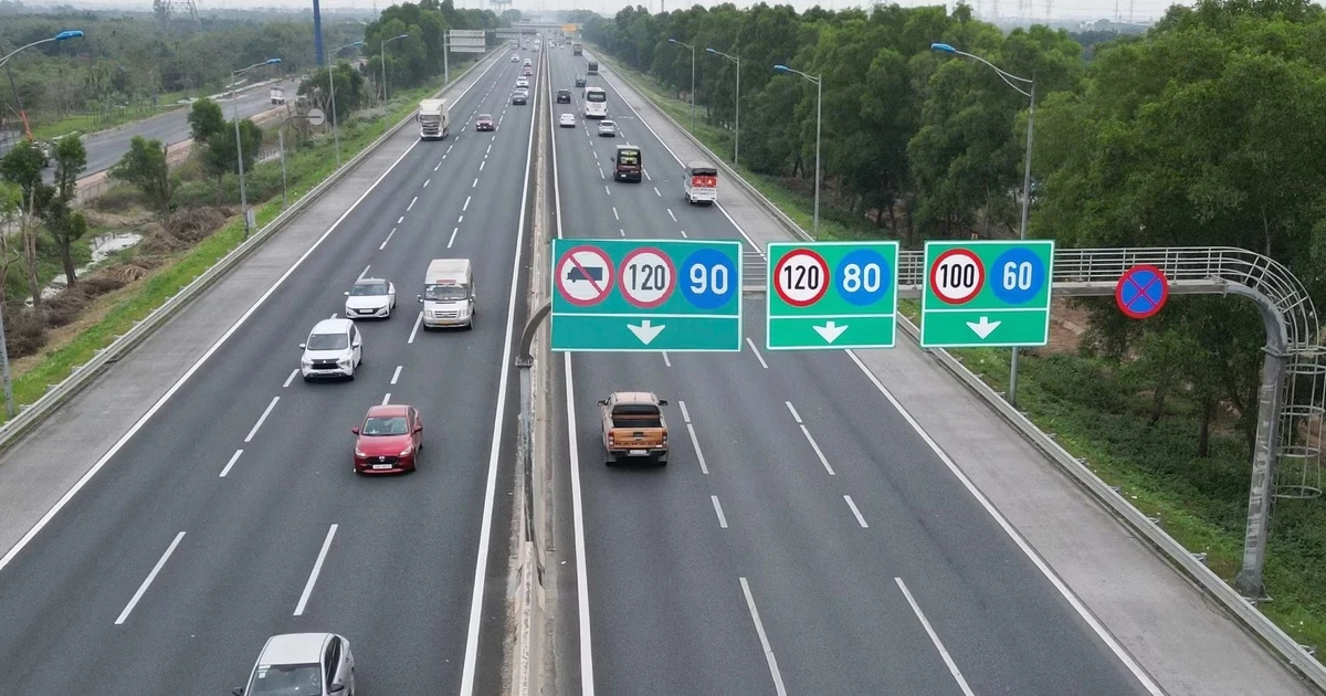Tài xế kể trải nghiệm "giữ khoảng cách" trên cao tốc dịp lễ