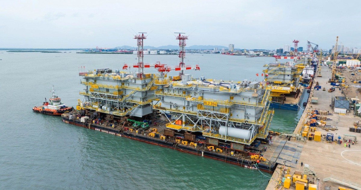 Lần đầu tiên Việt Nam xuất khẩu sang châu Âu 4 công trình điện khổng lồ: Cao bằng tòa nhà 15 tầng, nặng tương đương 20 chiếc máy bay Boeing 777
