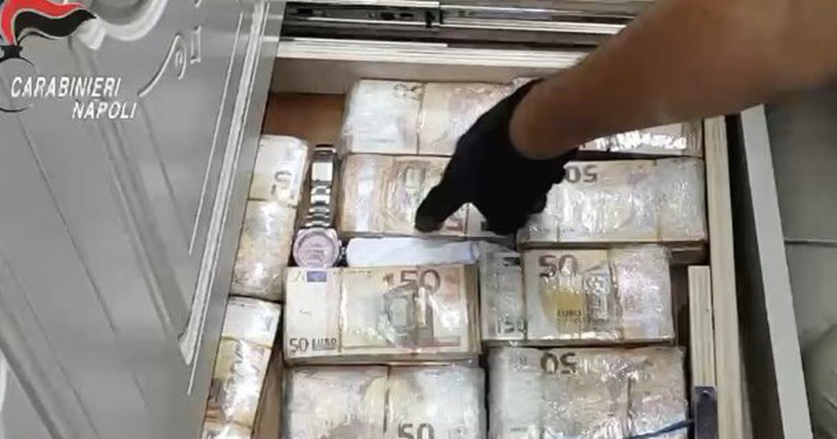 Tịch thu hơn 600 cọc tiền mặt bọc túi nilon trị giá 95 tỷ đồng, phải lấy hàng loạt xô nhựa để đưa tiền ra ngoài