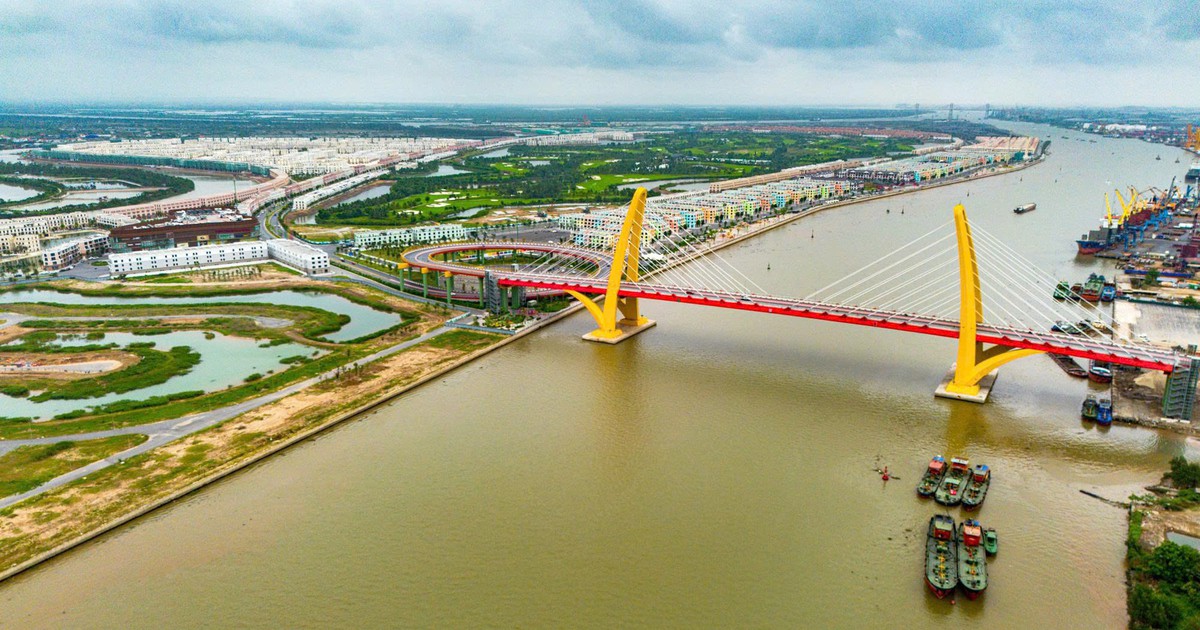 Tỷ phú Phạm Nhật Vượng chi hơn 2 tỷ USD biến hòn đảo gần 900ha từ vùng đất biệt lập thành đại đô thị, kết nối trung tâm chỉ 5 phút