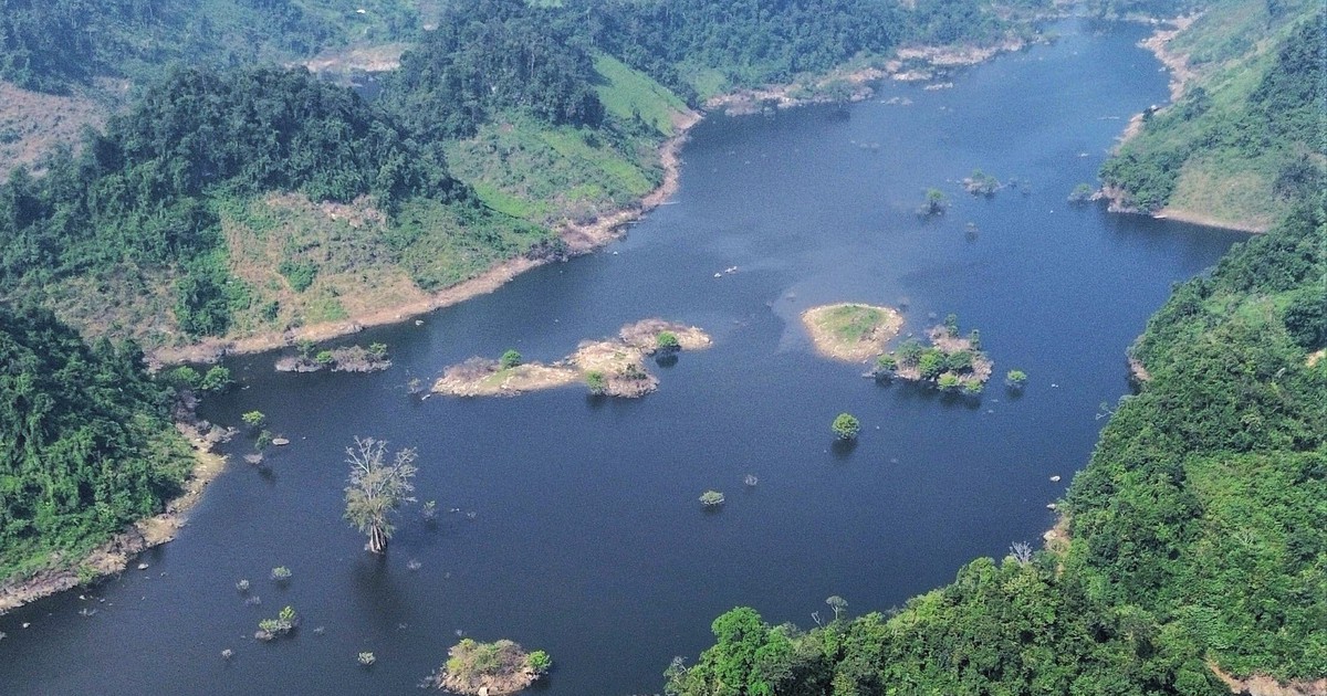 Việt Nam có “vịnh” 300 ha nằm giữa núi: Không thông ra biển, chỉ xuất hiện 4 tháng trong năm