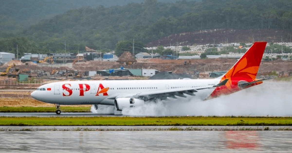 Chiếc máy bay thân rộng đầu tiên của Sun PhuQuoc Airways đã về Phú Quốc sau hành trình đặc biệt: Gặp trục trặc dẫn đường ở Cực Bắc, mất GPS khi qua Nga, phải đổi sân bay vì bão ở Nhật