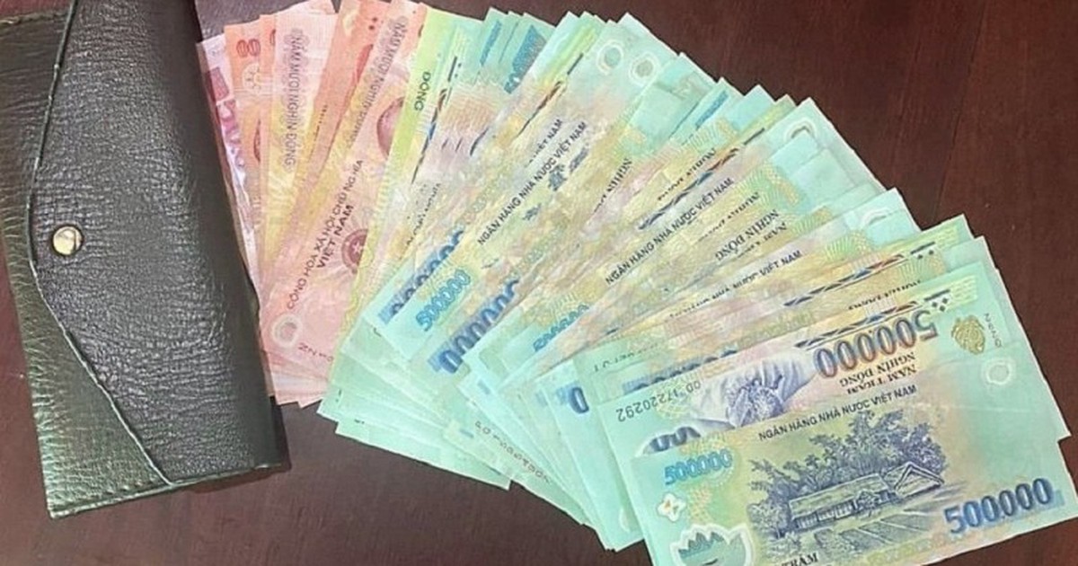 Công an xác minh số tiền 19.745.000 đồng nằm chơ vơ bên đường Tân Mai, cô gái SN 2004 được mời tới làm việc