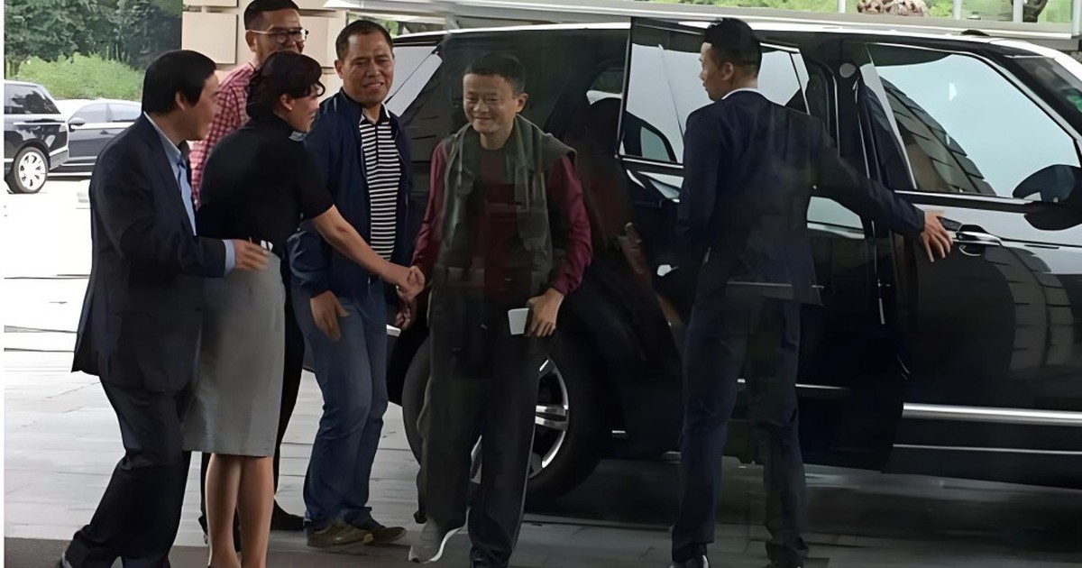 Đi họp lớp nhưng sợ bạn tự ti, Jack Ma để chiếc Maybach 42 tỷ đồng ở nhà, chọn lái chiếc Land Rover "bình dân" hơn nhiều