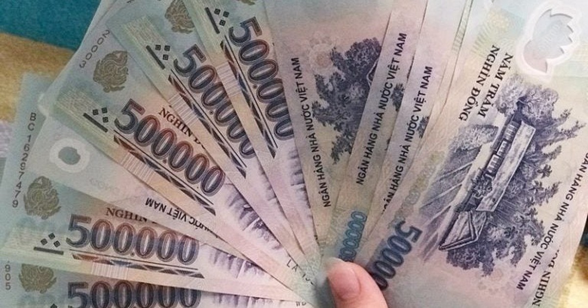 Chuyển khoản thành công 400.000.000 đồng vào tài khoản của Lê Hoàng Sơn SN 1981, Lê Thị Lan Hương SN 1993 vội báo công an