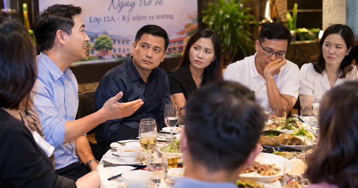 Họp lớp, nhóm thu nhập cao ngồi riêng 1 bàn, lời đề nghị của bạn học khiến cả tất cả "đứng hình"