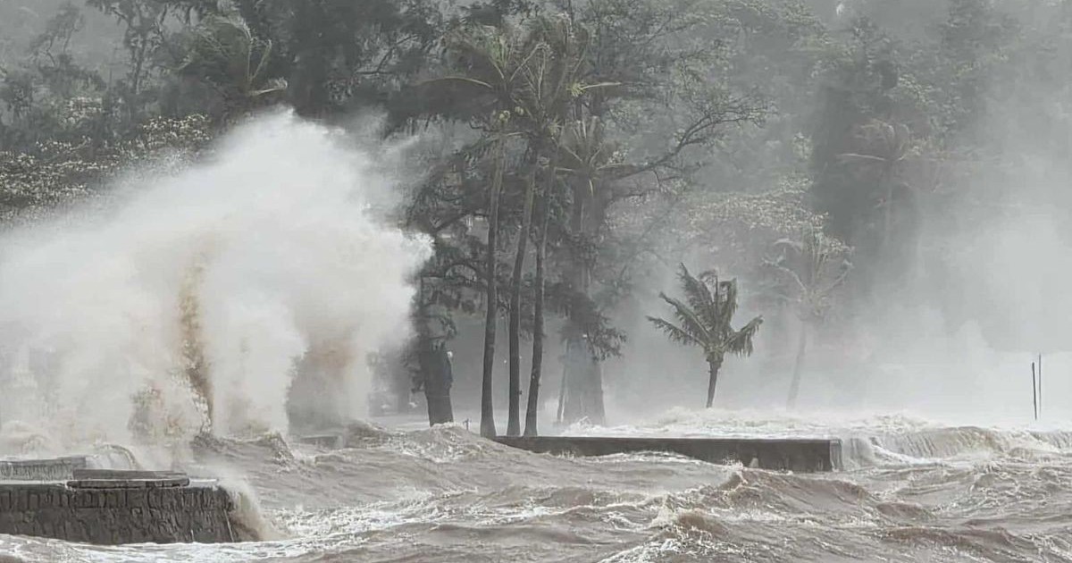 Chủ động ứng phó áp thấp nhiệt đới có khả năng mạnh lên thành bão; mưa lớn diện rộng, nguy cơ lũ quét, sạt lở đất...