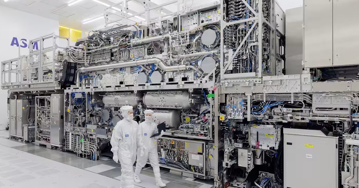 TSMC, Samsung, Intel "đặt cược" tương lai vào một cỗ máy nặng 150 tấn, giá tương đương một chiếc Boeing 777